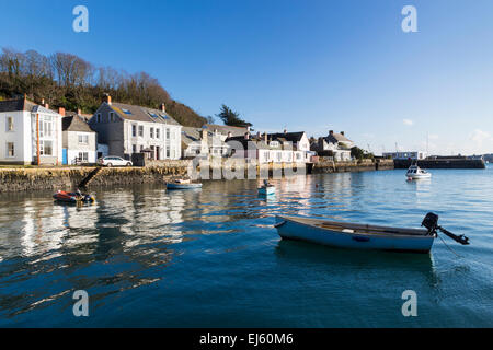 Der Küste Flushing-Dorf am Fluss Penryn, Teil der Carrick Straßen Cornwall England UK Europa Stockfoto