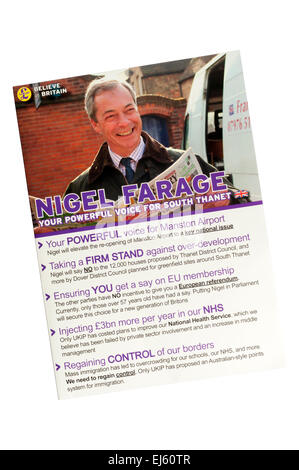 Ein UKIP-Wahl Merkblatt für Nigel Farage im Wahlkreis South Thanet. Stockfoto