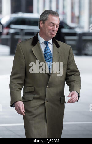 London, UK. 22. März 2015. UKIP Führer Nigel Farage kommt bei der BBC Broadcasting House vor der Teilnahme an der Andrew Marr Show auf Sonntag, 22. März 2015. Bildnachweis: Heloise/Alamy Live-Nachrichten Stockfoto