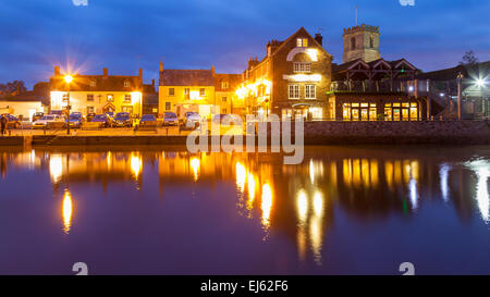 Fluß Frome in der Nacht fotografiert von Wareham Kai Dorset England UK Europe Stockfoto