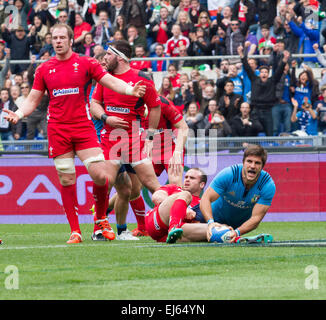 Rom, Italien. 21. März 2015. Giovanbattista Venditti aufsetzt für Italiens erster Versuch, Stadio Olimpico, Rom, Italien. Bildnachweis: Stephen Bisgrove/Alamy Live-Nachrichten Stockfoto