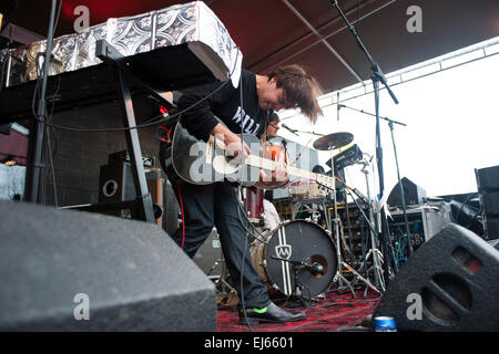 Austin, TX, USA. 20. März 2015. Will Butler führt bei der Spin-Magazin-Party während SXSW in Stubbs BBQ am Freitag, 20. März 2015 in Austin, TX, USA. © Dpa/Alamy Live-Nachrichten Stockfoto