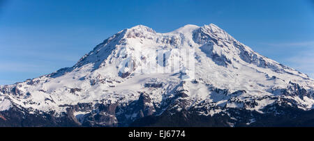 Mount Rainier aus Blick auf den Gletscher im Winter, Glacier View Wildnis, Washington, USA. Stockfoto