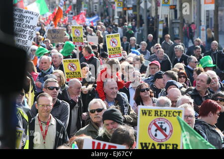 Bild aus dem Anti-Wasser lädt Right2Water Protest im Stadtzentrum von Dublin. Stockfoto