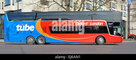"Double Decker Bus Oxford Tube" Service und Fahrer zwischen London und Oxford durch Stagecoach gesehen Hyde Park Corner London England Großbritannien betrieben Stockfoto