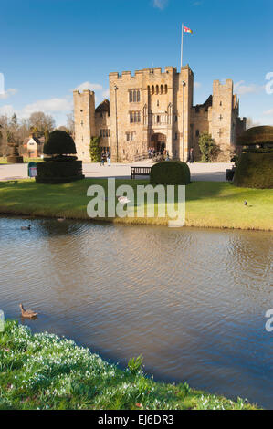 Hever Castle in der Nähe des Dorfes Edenbridge in der Grafschaft Kent, England, UK. Stockfoto