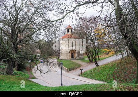 11. Jahrhundert Rotunde des Hl. Martin am Vyšehrad, das älteste erhaltene Gebäude in Prag, Tschechische Republik Stockfoto