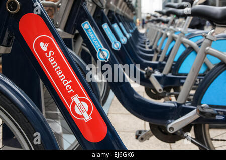 Fahrradverleih-docking-Station in Canary Wharf London England Vereinigtes Königreich UK Stockfoto