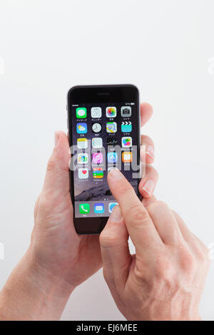 Mann mit smartphone Stockfoto