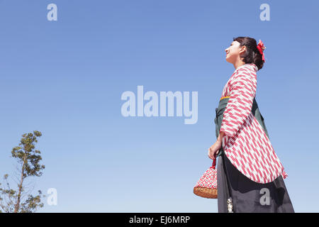 Junge japanische Mädchen im kimono Stockfoto