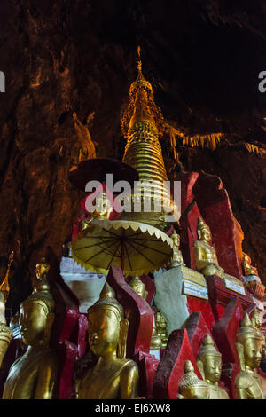 Buddhistische Statuen im Inneren Pindaya Cave, Shan State in Myanmar Stockfoto