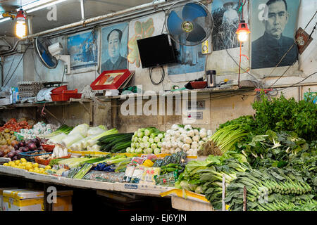 Hong Kong, Hong Kong SAR-12. November 2014: Bowrington Straße Markt in Hongkong. Gemüse Stall in Hong Kong, Bowrington Roa Stockfoto