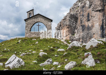 Bergsteigerkapelle in Brentei Hütte, Naturpark Adamello-Brenta, Brentagruppe, Dolomiten, Trentino, Italien Stockfoto