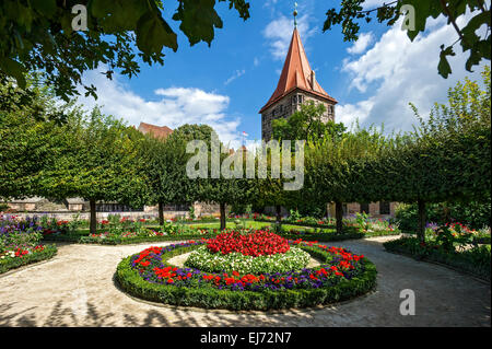 Gärten, unteren Bastion Turm Tiergärtnertor Tor, Kaiserburg, Kaiserburg, Nürnberg, Mittelfranken, Franken, Bayern Stockfoto