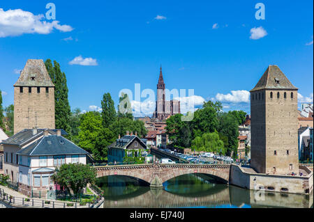 Straßburg Skyline, Ponts Couverts Brücke, überdachten Brücken, Ill, Wachtürmen, Kathedrale, La Petite France, Alsace, Frankreich, Europa, Stockfoto