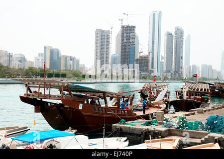 Abu Dhabi Dhow Hafen. Stockfoto