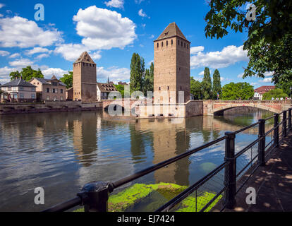 Die wachtürme von Ponts-Couverts Brücke, La Petite France, Straßburg, Elsass, Frankreich, Europa Stockfoto