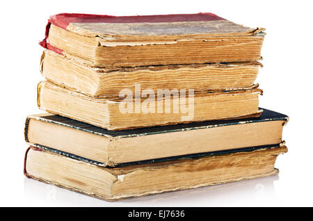 Stapel alter Bücher, isoliert auf weiss Stockfoto