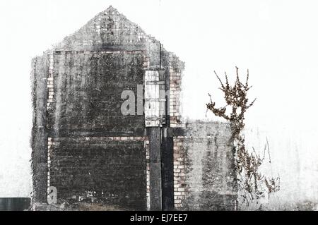 Schwarzes Haus an der Wand Stockfoto