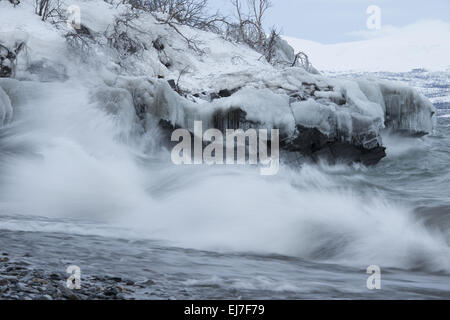 Brecher, See Tornetraesk, Lappland, Schweden Stockfoto