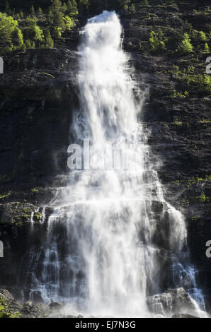 Wasserfall, Fortundalen, Sogn Og Fjordane, Norwegen Stockfoto