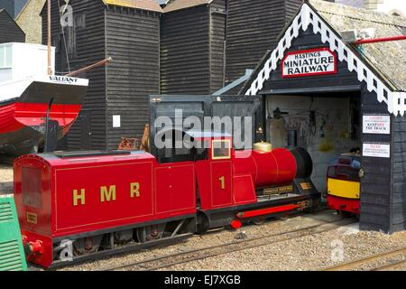 Miniatur-Eisenbahn am Strand von Hastings, East Sussex, England Stockfoto