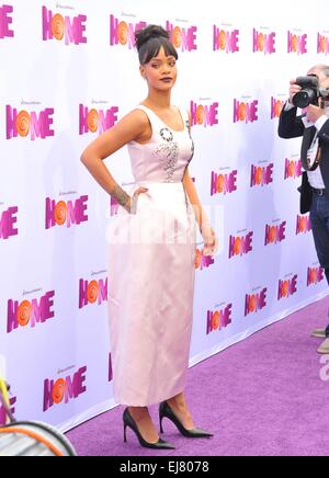 Los Angeles, Kalifornien, USA. 23. März 2015. Rihanna im Ankunftsbereich für zuhause Premiere, The Regency Village Theatre, Los Angeles, CA 23. März 2015. Bildnachweis: Dee Cercone/Everett Collection/Alamy Live-Nachrichten Stockfoto