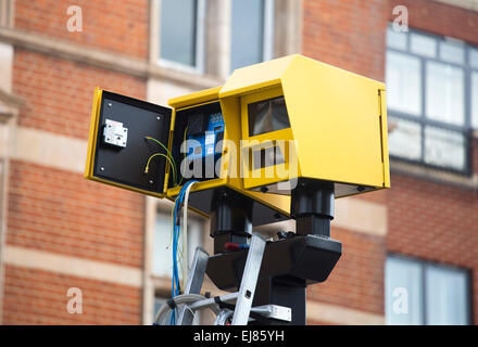 Digitale Blitzer installiert wird Stockfoto