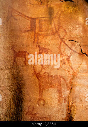 Eines der Gemälde von diesem historischen Ort Bhimbetka. Die Felsunterstände und Höhlen hier haben eine große Anzahl von Gemälden. Stockfoto