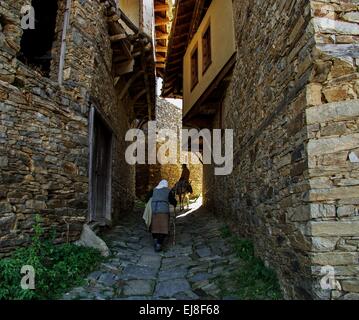 Architektur in Kovachevitsa, Bulgarien Stockfoto