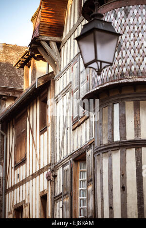 mittelalterliche Fachwerkhäuser in Folge in der alten Stadt Troyes, Aube, Champagne-Ardenne, Frankreich, Europa Stockfoto