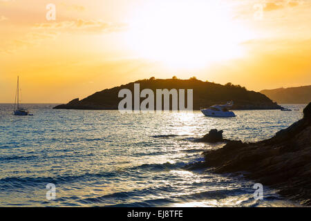 Mallorca-Sonnenuntergang in Sant Elm in der Nähe von sa Dragonera auf Mallorca Balearen Spanien Stockfoto