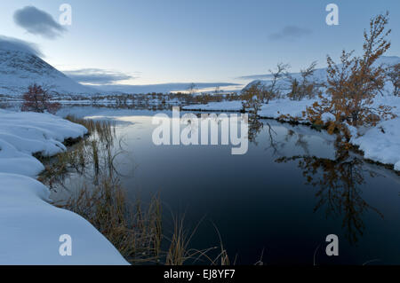 Herbstlandschaft im Schnee, NP in Rondane, Norwegen Stockfoto