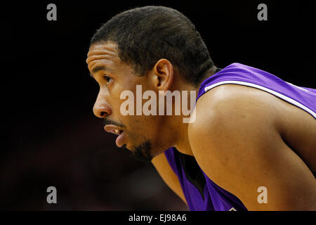 13. März 2015: Sacramento Kings Guard Andre Miller (22) blickt auf während der NBA-Spiel zwischen den Sacramento Kings und die Philadelphia 76ers im Wells Fargo Center in Philadelphia, Pennsylvania. Die Philadelphia 76ers gewann 114-107. Stockfoto