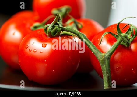 Tomaten auf Teller seitlicher Blick Makro Stockfoto