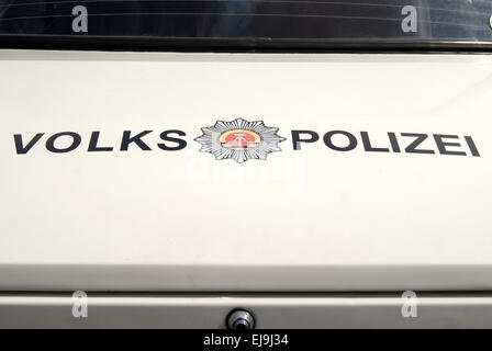 Streifenwagen von der Volkspolizei. Stockfoto