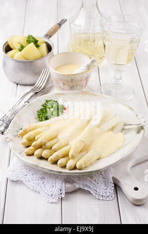 weißer Spargel Stockfoto