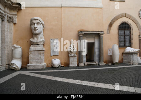 Römischen Kaiser Constantine ich (272-337 n. Chr.). Kolossale Statue der Kapitolinischen Museen. 4. Jahrhundert. Rom. Italien. Stockfoto