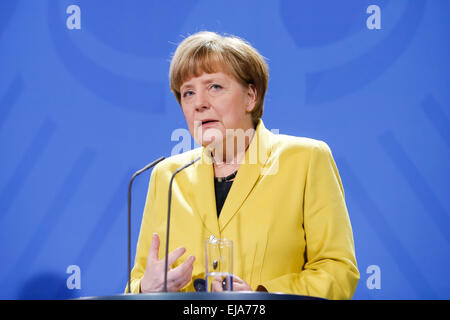 Angela Merkel, Bundeskanzler, und Griechenland Ministerpräsident Alexis Tsipras eine gemeinsame Pressekonferenz geben, nach der Sitzung, im Kanzleramt am 23. März 2015 in Berlin, Deutschland. /Bild: Die deutsche Bundeskanzlerin Angela Merkel bei der Pressekonferenz zur Seite Alexis Tsipras, Ministerpräsident von Griechenland in Berlin. Stockfoto