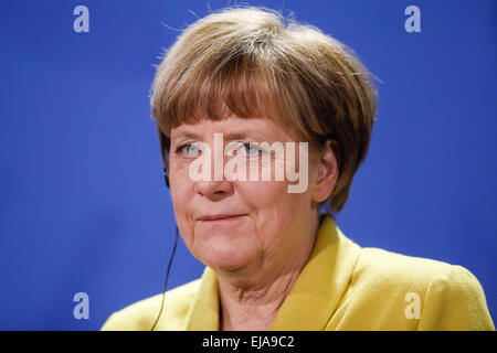 Angela Merkel, Bundeskanzlerin, und Griechenland Primer Minister Alexis Tsipras geben eine gemeinsame Pressekonferenz nach dem Treffen in der deutschen Kanzlei am 23. März 2015 in Berlin, Deutschland. / Foto: Bundeskanzlerin Angela Merkel während der Pressekonferenz neben Alexis Tsipras, Primer Minister von Griechenland in Berlin. Stockfoto