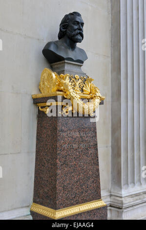 Statue von Theophil Hansen, Architekt des österreichischen Parlamentsgebäude, Wien, Österreich. Stockfoto