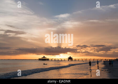 Sonnenuntergang am Strand von Fort Myers Stockfoto