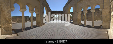 Obere Basilika Gebäude auf archäologische Website von Medina Azahara, Madinat al-Zahra, in der Nähe von Córdoba, Andalusien, Spanien Stockfoto