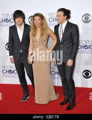 LOS ANGELES, CA - 7. Januar 2015: The Band Perry - Reid Perry, Kimberly Perry & Neil Perry - 2015 Peoples Choice Awards im Nokia Theatre L.A. Live Downtown Los Angeles. Stockfoto