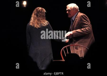 Opening Night Vorhang für das Broadway Love Letters im Brooks Atkinson Theatre. Mitwirkende: Mia Farrow, Brian Dennehy Where: New York, New York, Vereinigte Staaten von Amerika als: 18 Sep 2014 Stockfoto