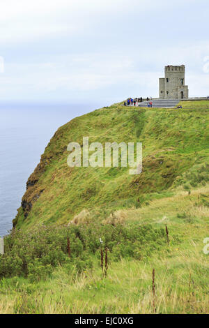 O'Briens Tower auf den Klippen von Moher. Stockfoto