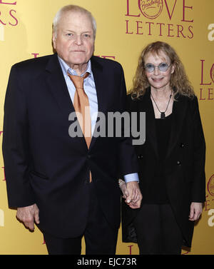 Opening Night after-Party für das Broadway Liebesbriefe statt im Restaurant Brasserie 8,5 - Ankünfte. Mitwirkende: Brian Dennehy, Mia Farrow wo: New York, New York, Vereinigte Staaten von Amerika als: 18 Sep 2014 Stockfoto