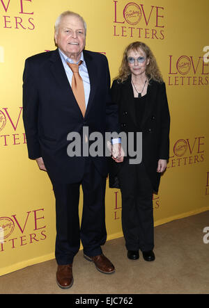 Opening Night after-Party für das Broadway Liebesbriefe statt im Restaurant Brasserie 8,5 - Ankünfte. Mitwirkende: Brian Dennehy, Mia Farrow wo: New York, New York, Vereinigte Staaten von Amerika als: 18 Sep 2014 Stockfoto