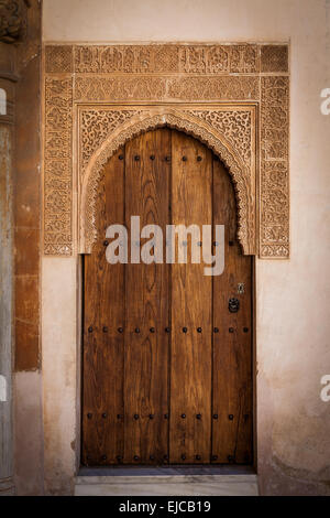 Arabische Tür im Alhambra Stockfoto