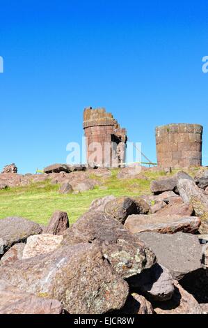 Schwere Türme von Sillustani in Peru Stockfoto